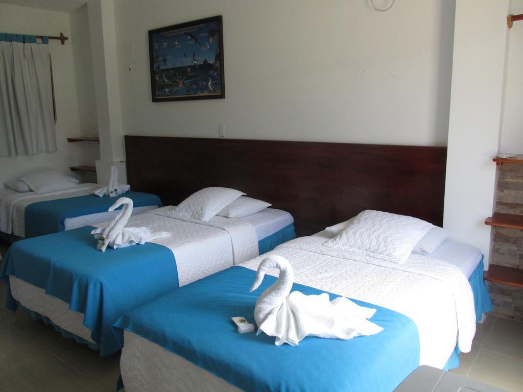 Hostal La Gran Tortuga Puerto Villamil Exterior foto